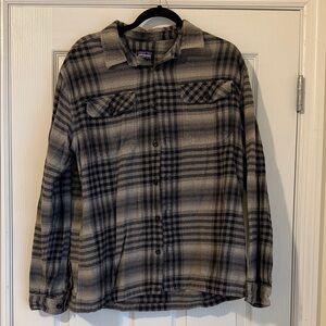 Patagonia Black and Tan Plaid Shirt Jacket